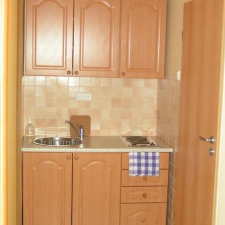 Kucko Panzio Gyor Apartment Luaran gambar
