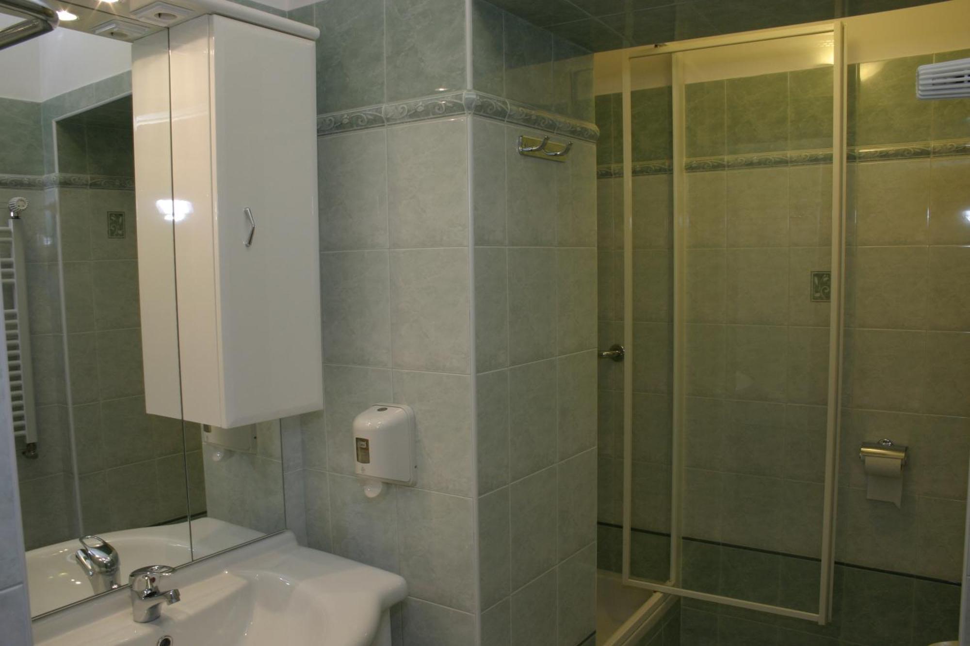 Kucko Panzio Gyor Apartment Luaran gambar
