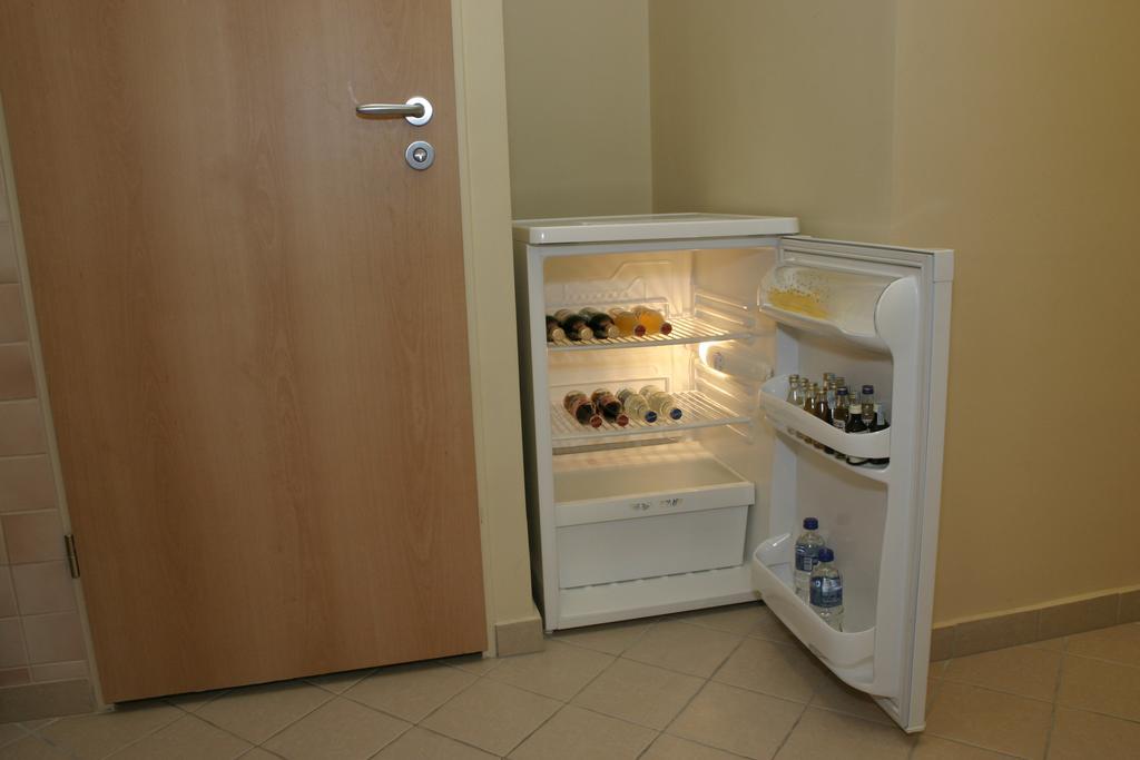 Kucko Panzio Gyor Apartment Luaran gambar